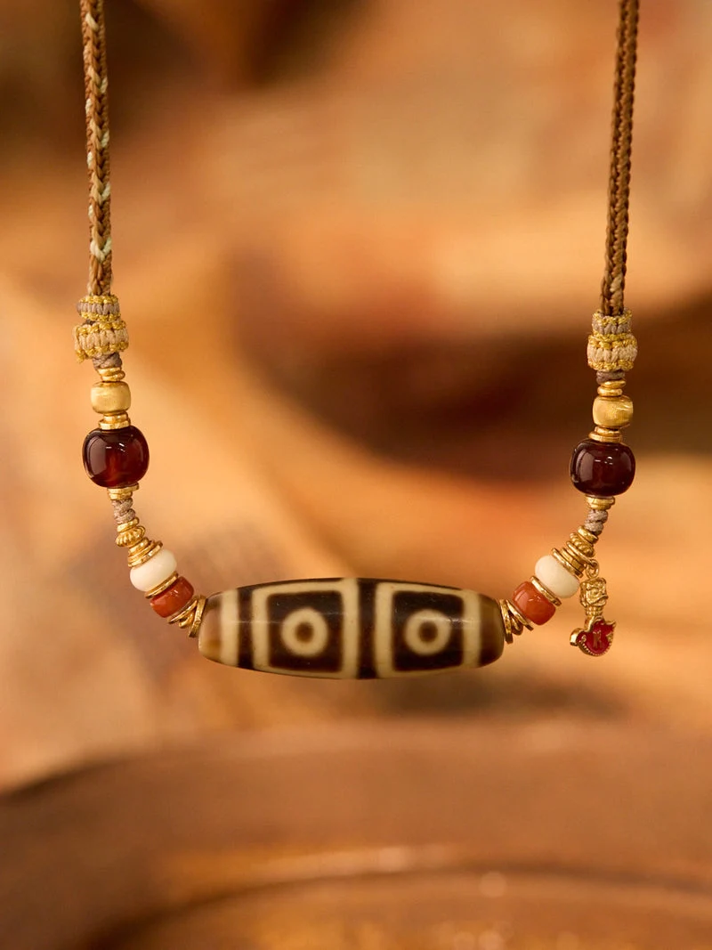 Unshaken Ground Agate Earth Gate Four-Eyed Tibetan Dzi Bead Necklace