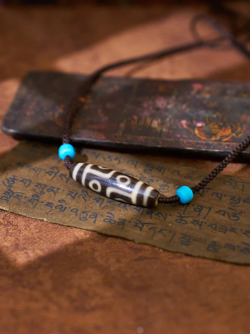 Nine Eye Dazi Turquoise Cord Necklace
