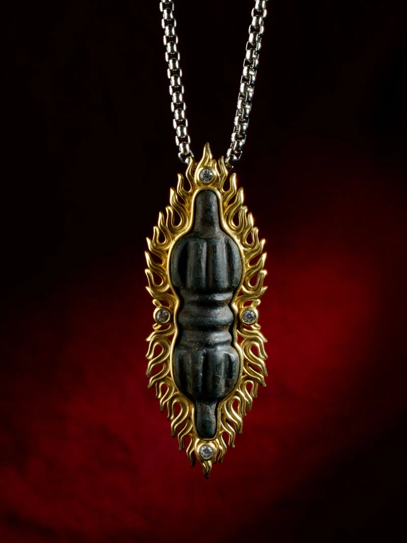 Song Dynasty vajra Thokcha pendant in gold-plated sterling silver, front view